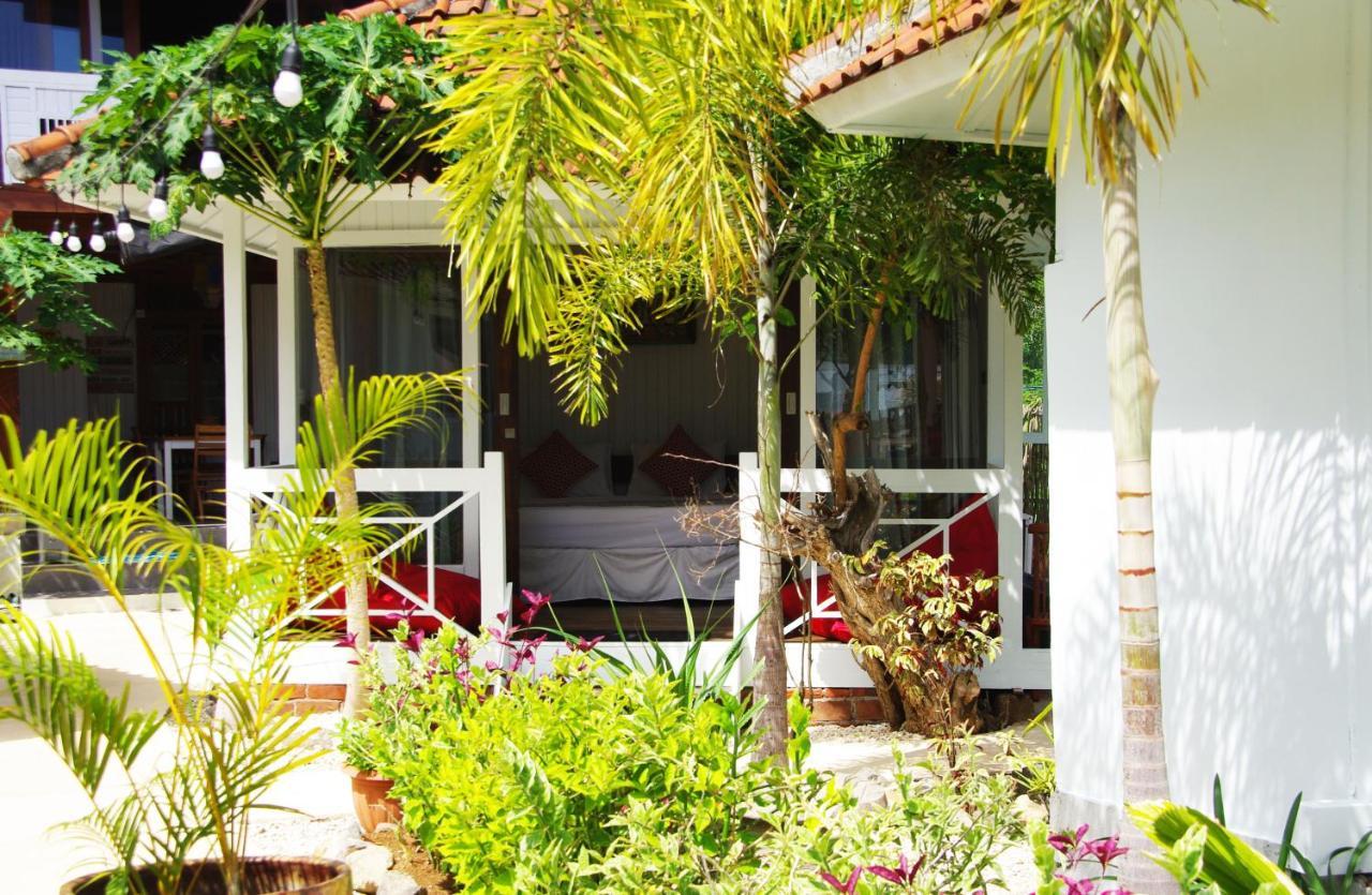 The High Dive Gili Gede By Ultimate Resorts Exterior photo