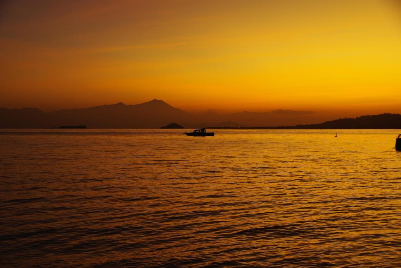 The High Dive Gili Gede By Ultimate Resorts Exterior photo